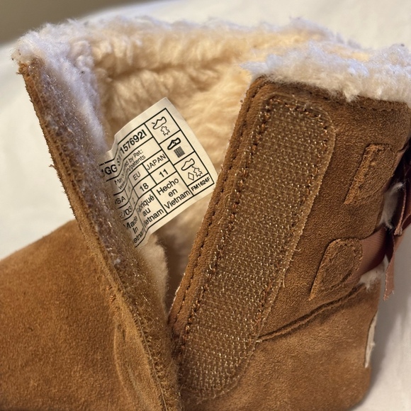 Baby UGG Bailey boots with Bows size 2-3 - Picture 5 of 6